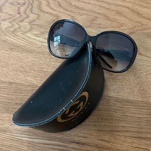 Gucci crystal heart Designer ID: GG3530FS sunglasses L: 5 in H: 2.25 in W: 6 in